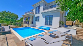 Apartment VIKTORIJA with private pool